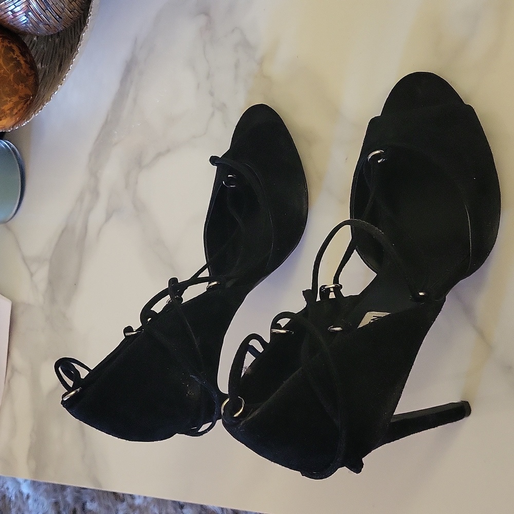 Shoes - Picture 2 of 4